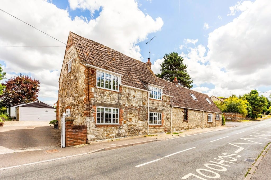 Ashbury, Near Highworth, Swindon, Wilts, SN6 7PZ